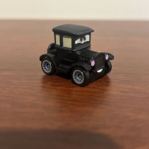 2020 DISNEY PIXAR CARS DIE CAST MINI RACERS LIZZIE
